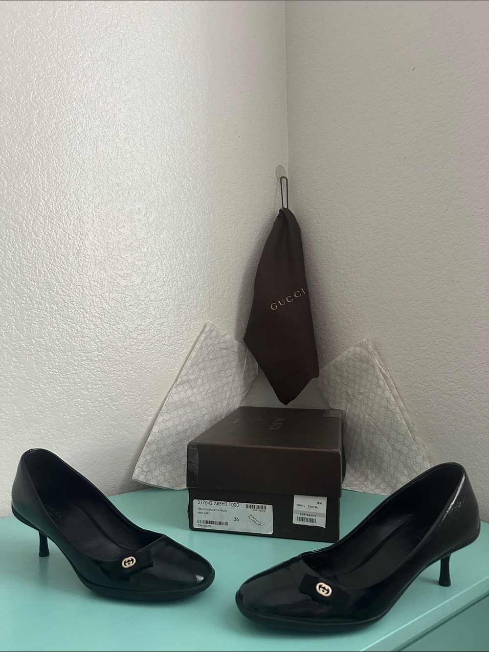 Gucci ‘Gucci Vernice Naplack Patent Leather Kitten Heels/NS Nylon’-serial#317042